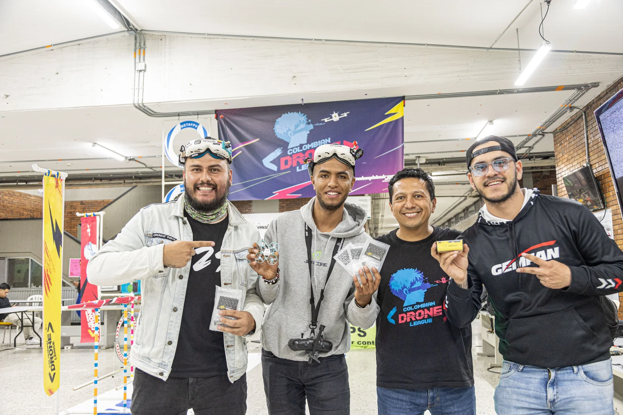 Carrera Drones Fpv Tinywhooop - SENA Bogotá 2024