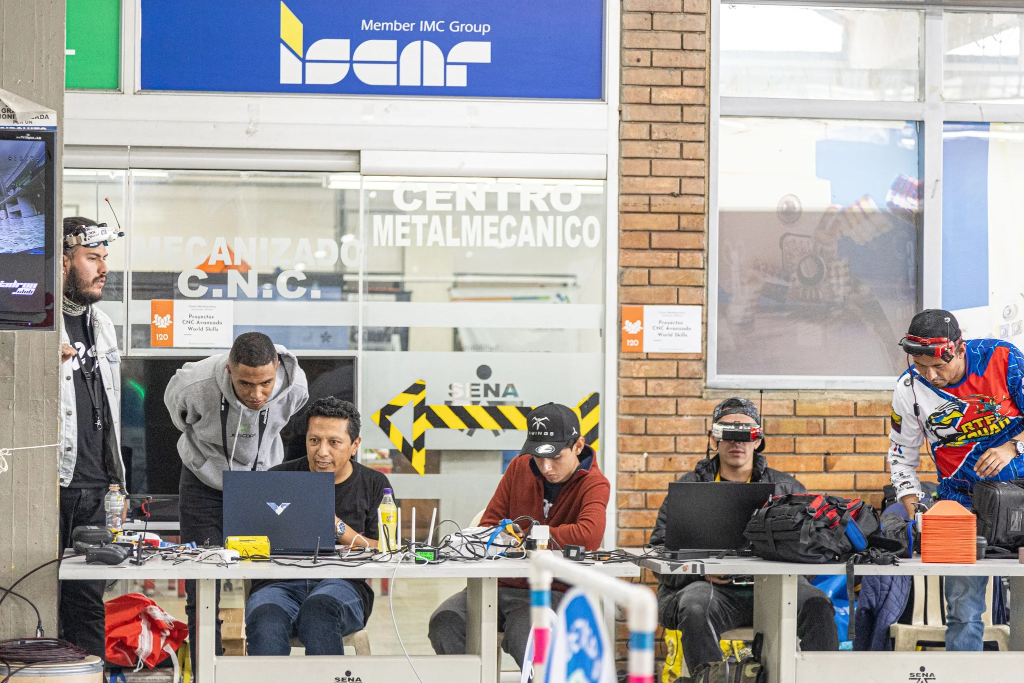 Carrera Drones Fpv Tinywhooop - SENA Bogotá 2024